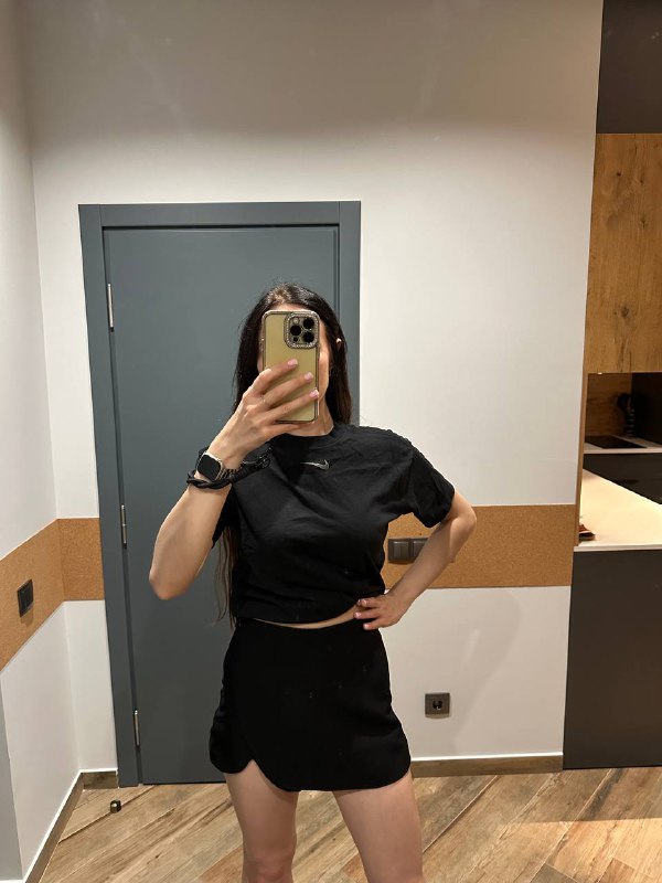 Платье от Bershka, Юбка от Bershka, Джинсовая мини-юбка STRADIVARIUS, Юбка-шорты ZARA, Легкий костюм Shein, Платье TOMMY HILFIGER, Платье Shein 5