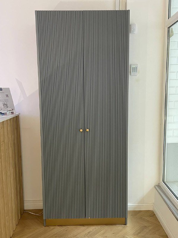 Ресепшен, шкафы, столы, стулья тканевые 8