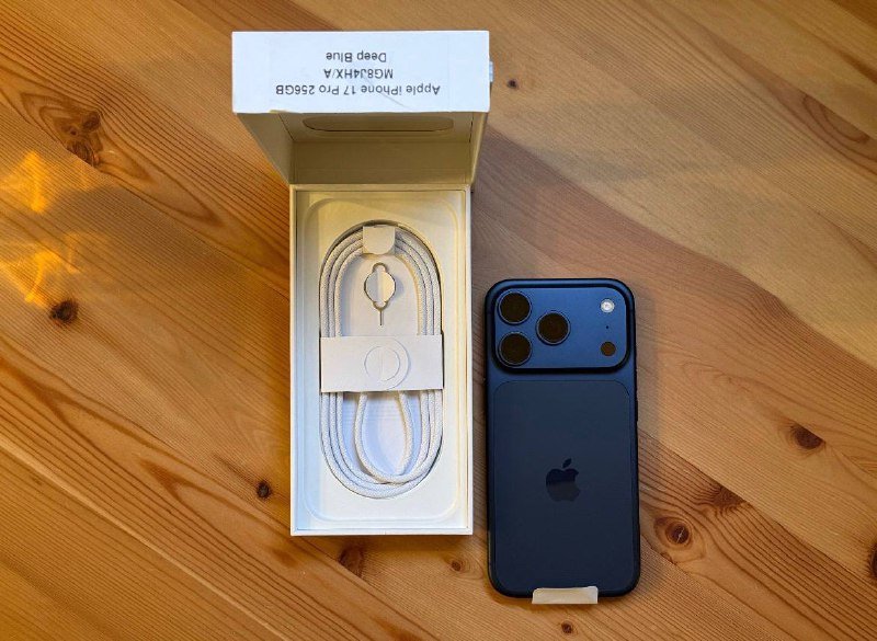 Apple iPhone 17 Pro 256GB Deep Blue