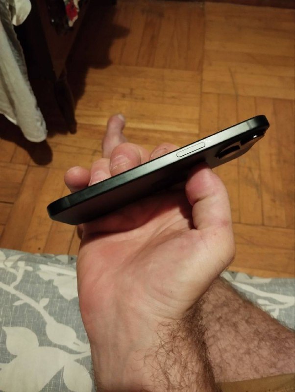 iPhone 15 2