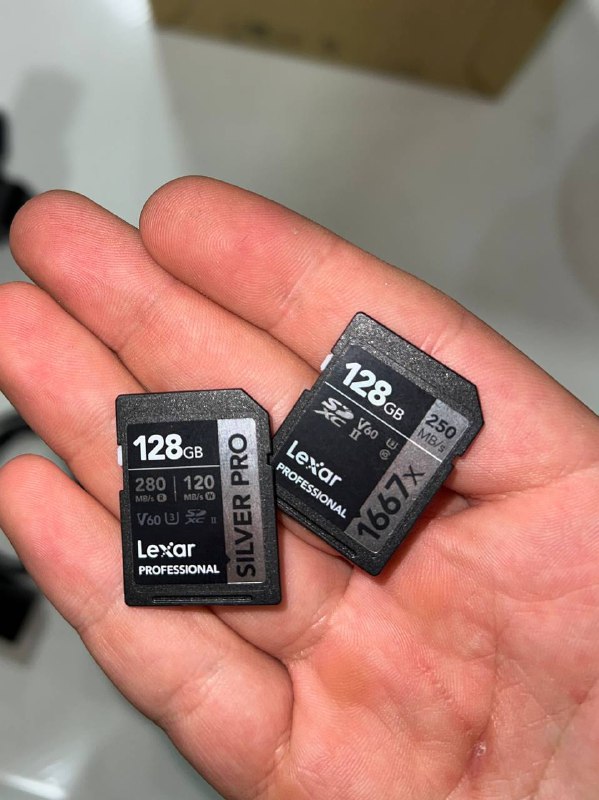 Sony FX30 камера, объектив, рукоятка, карта памяти 3