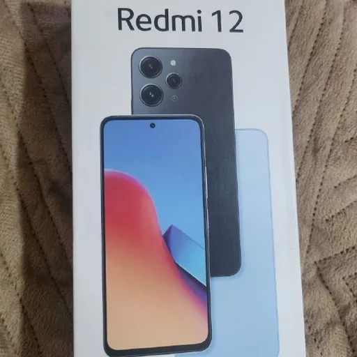 Смартфон Xiaomi Redmi 12, планшет iPad Air 2013