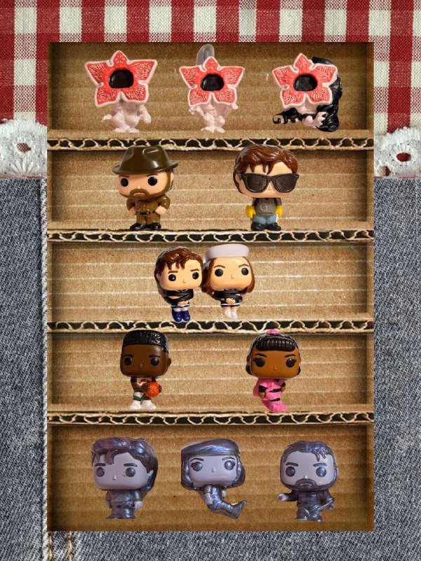 Фигурки Киндер джой и Очень странные дела комплект 11 шт.