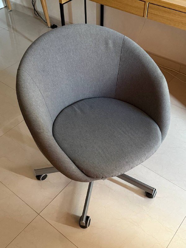 Кресло IKEA SKRUVSTA, Черное кресло, Пластиковый белый стул с подушкой 2