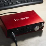Микрофон Shure SM58, аудиокарта Focusrite Scarlett 2i2, стойка 1