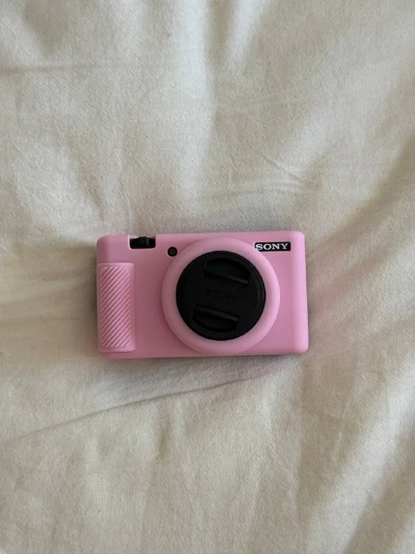 Canon PowerShot SX620 HS, Sony ZV-1F камеры 1