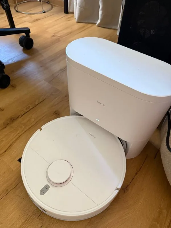 Робот-пылесос Xiaomi H40 1