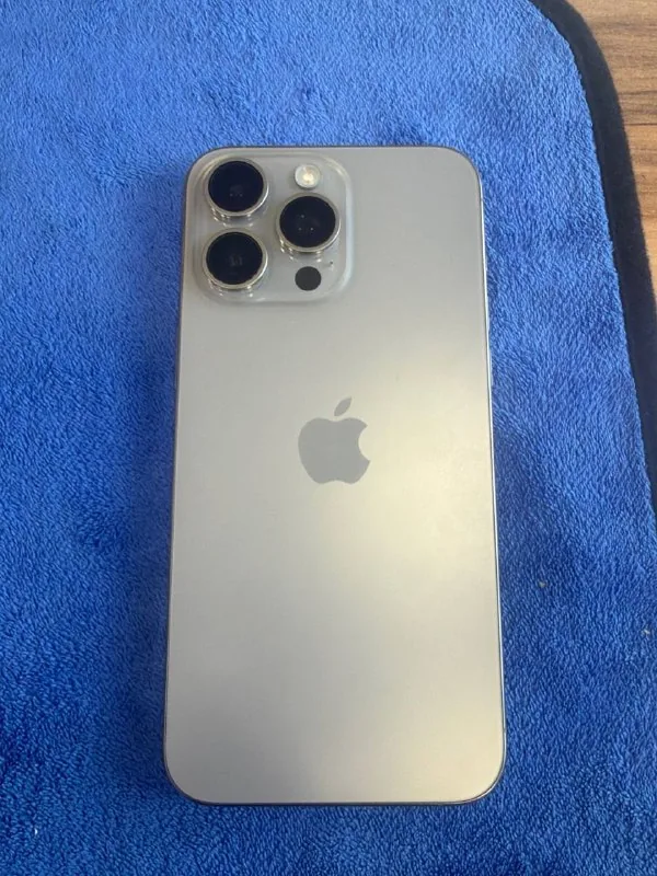 iPhone 15 Pro Max 256 GB 1