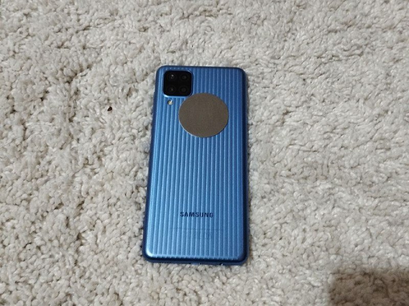 Телефон Самсунг в идеальном состоянии