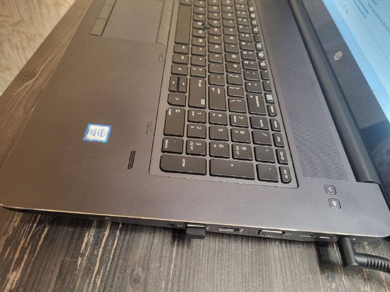 HP zbook 17 G4 ноутбук Intel Xeon Nvidia p5000 64Gb RAM 1Tb SSD 2