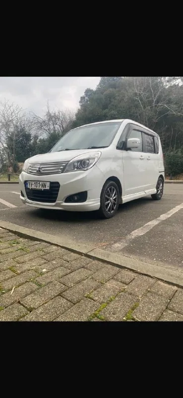 Mitsubishi Delica D2 1