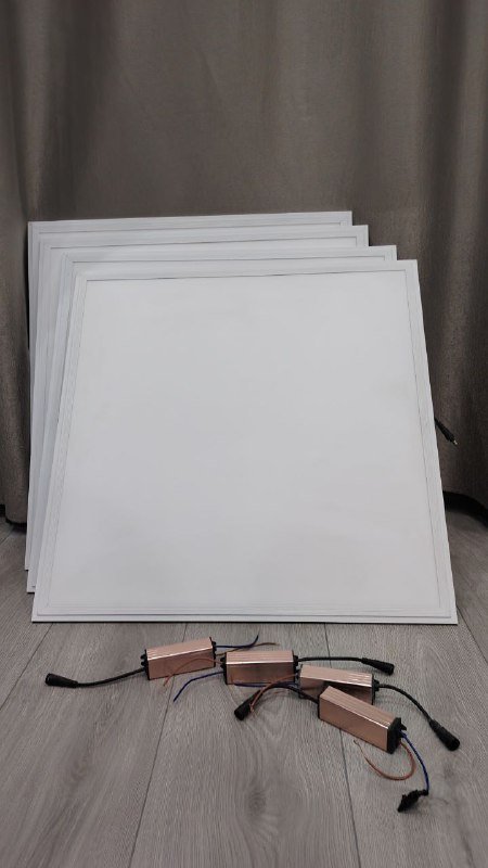 4 LED-панели 595x595 мм с LED-драйверами