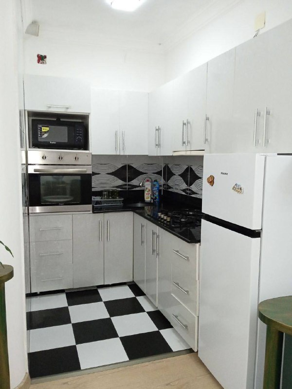 Квартира с отдельной спальней и лоджией в Батуми 7