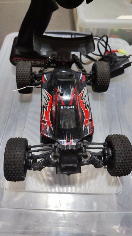 Радиоуправляемый багги Himoto Spino E18XB 4WD RTR 2