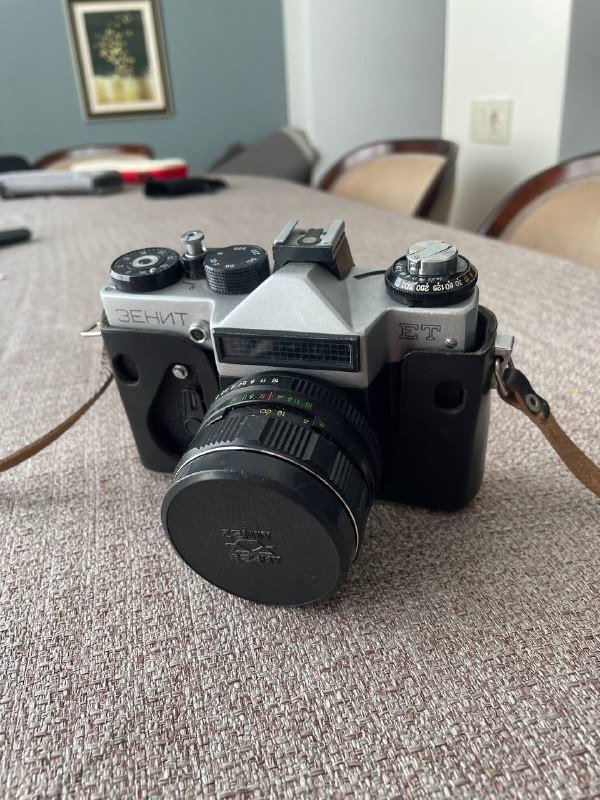 Пленочный фотоаппарат Зенит ЕТ с чехлом 2