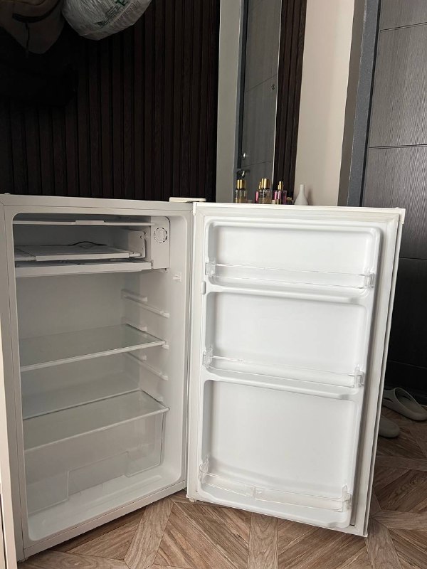 Срочно продам холодильник Hyundai 4