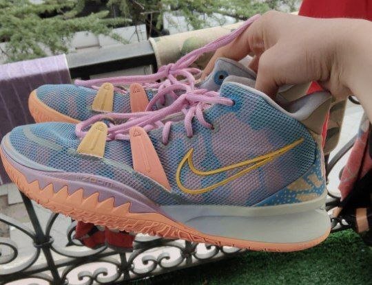 Баскетбольные кроссовки размер 43