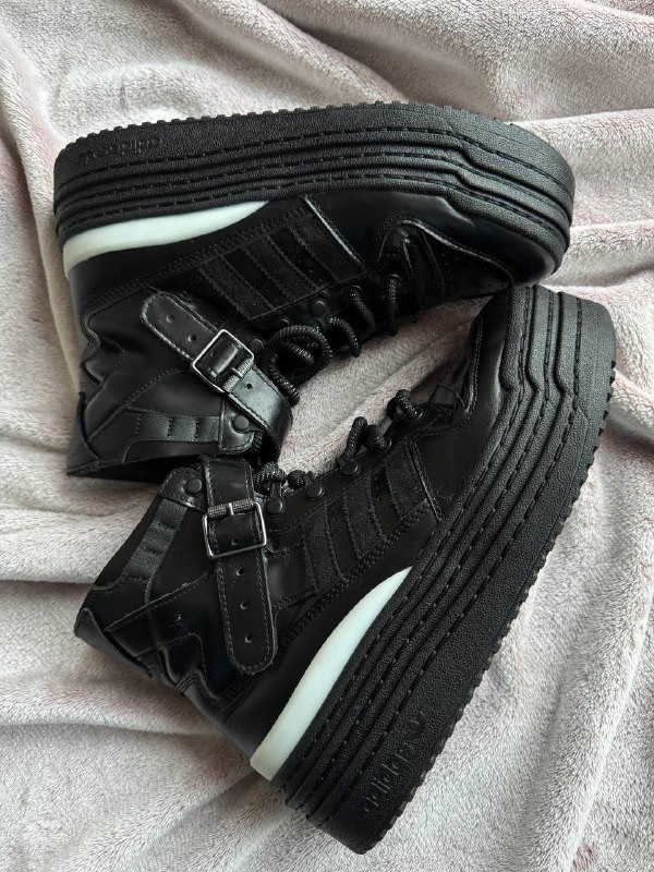 Кроссовки Adidas Afropunk, Triple Platforum, Timberland, Nike Air Max 94, New Balance 550, 574, панамка, кепка