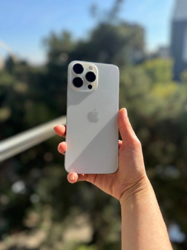 iPhone 15 Pro Max 256GB с аксессуарами 2