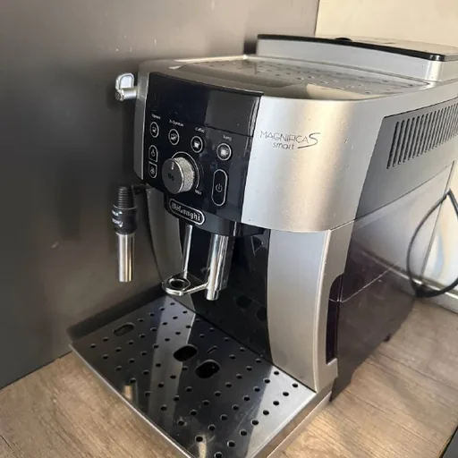 Кофе машина DeLonghi Magnifica S