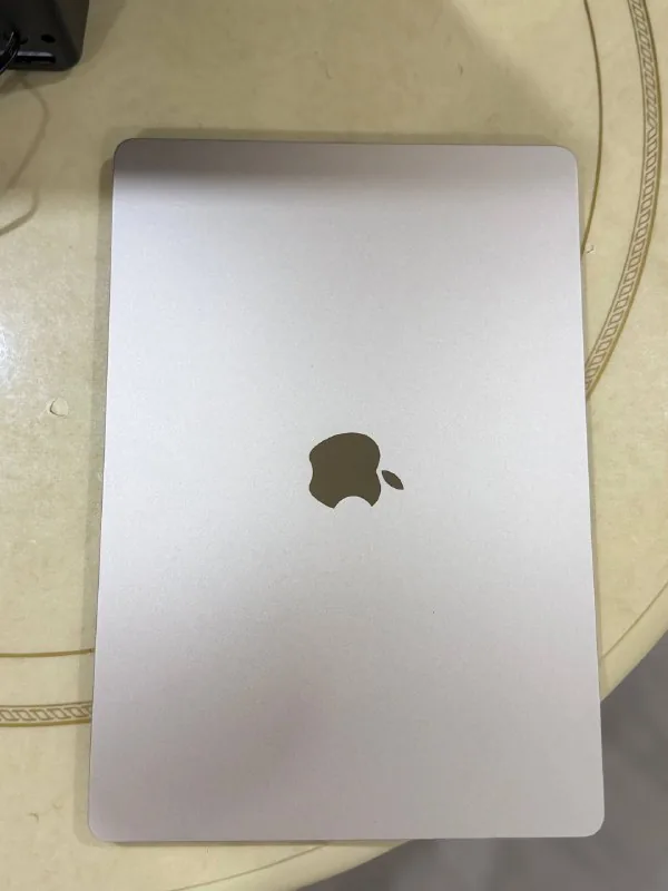 MacBook Air 15 M2 1