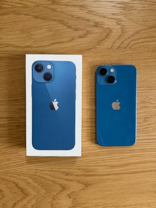 iPhone 13 mini, Google Pixel 8, Google Pixel Watch 1