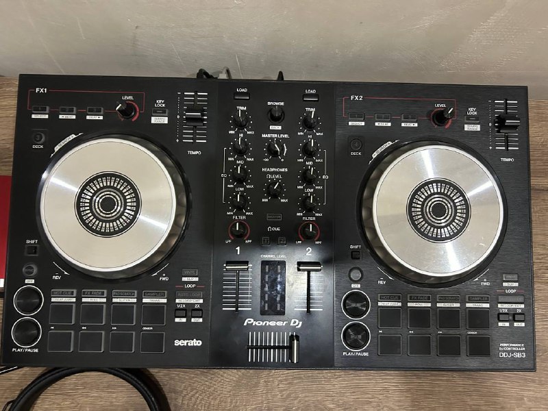 DJ-контроллер Pioneer DDJ-SB3