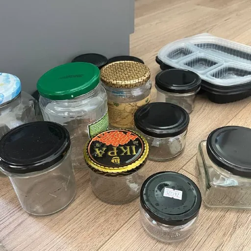 Банки и баночки с винтовыми крышками