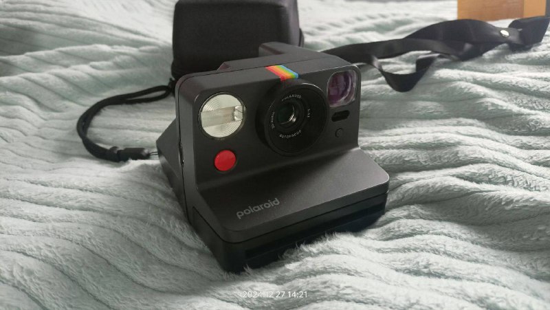 Полароид Polaroid Now фотоаппарат с кейсом