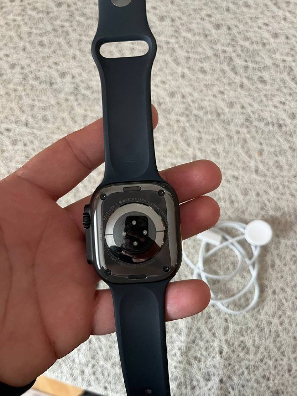 Apple Watch Ultra 2, 2 ремешка, зарядка 3