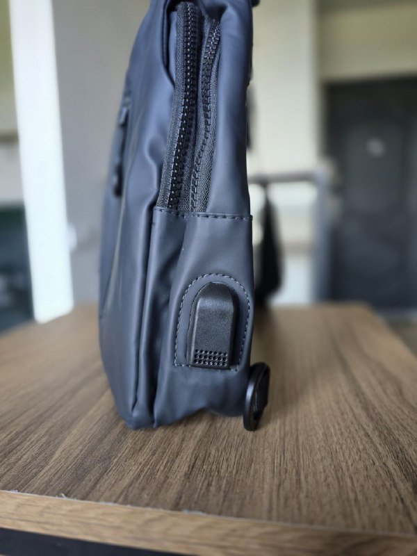 Мужская сумка через плечо с USB-портом 3