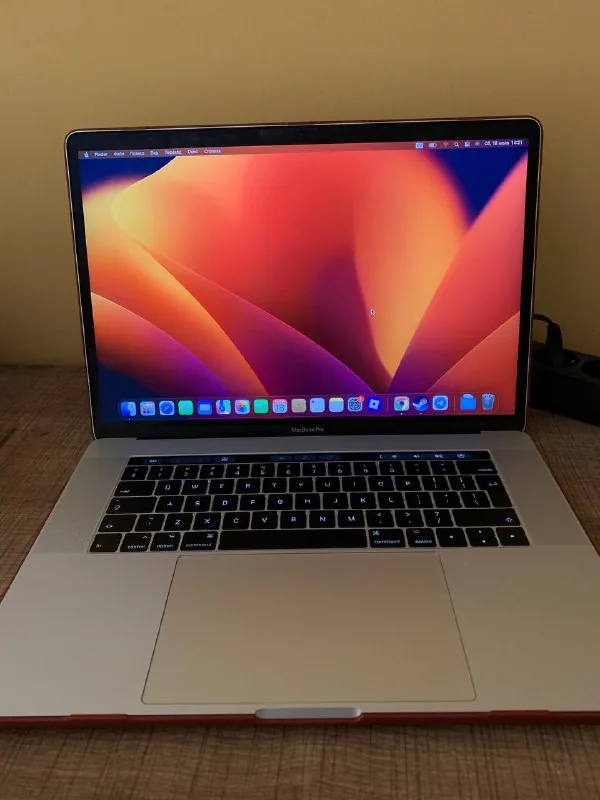 MacBook Pro 1