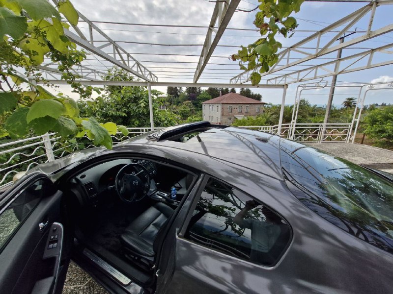 Nissan altima cupe 2012