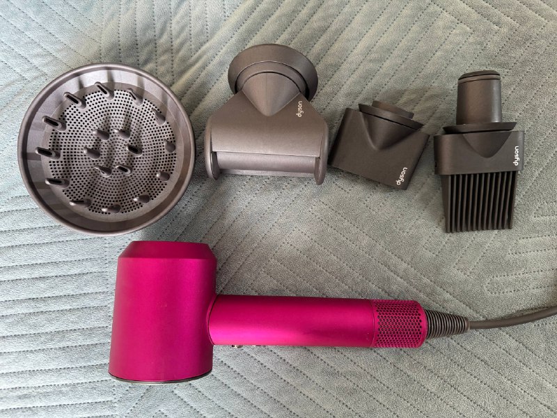 Телевизор Samsung, Софт-дреды, Фен Dyson 5