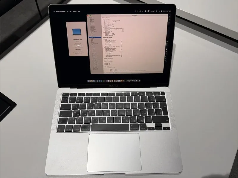 Macbook Air M1 silver 1