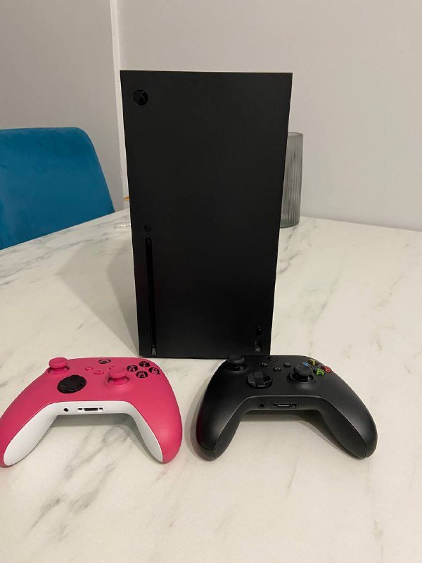 Xbox Series X, два геймпада, аккаунт Game Pass Ultimate