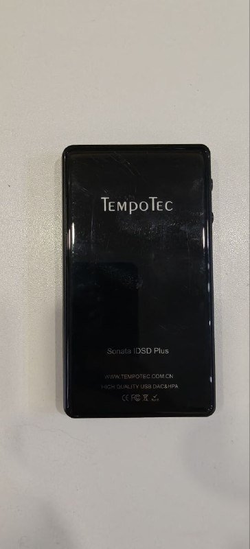 Фитнес-браслет, ремешки, наушники, усилитель, микрофон, клавиатура, блок питания 5