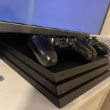 Sony PlayStation 4 Pro с двумя контроллерами 4