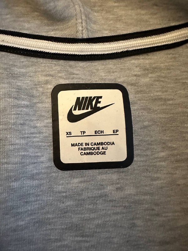 Tech fleece zip up hoodie XS, Burberry puffer M 4