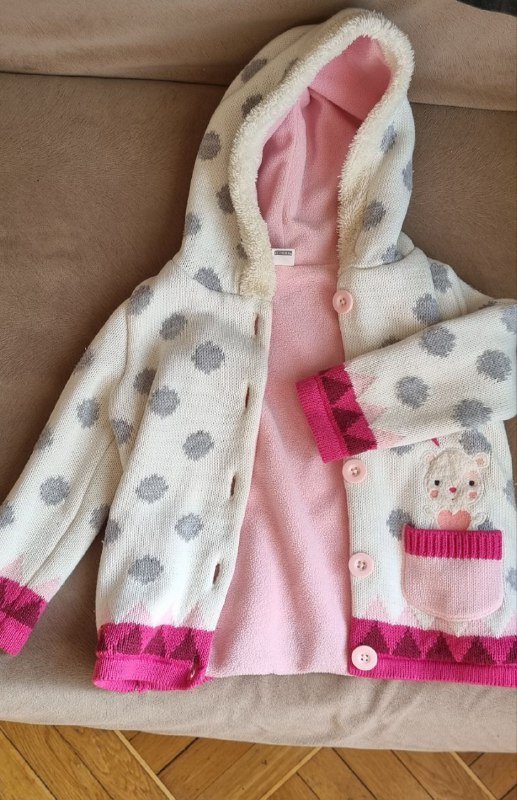 Утепленная кофточка на девочку
