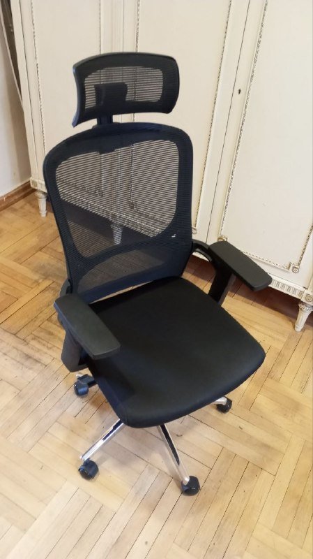 Офисное кресло