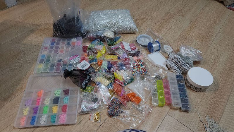 Набор бисера, бусин и фурнитуры для творчества