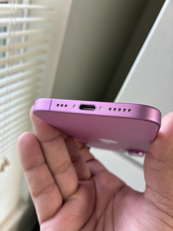 Iphone 16 Pink 3