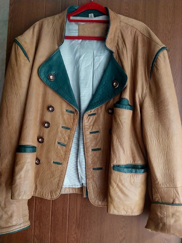 Кожаная куртка размер М и L