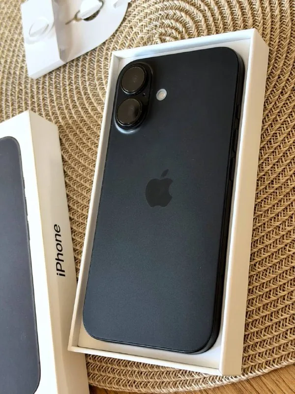iPhone 16 Black 256 GB 1