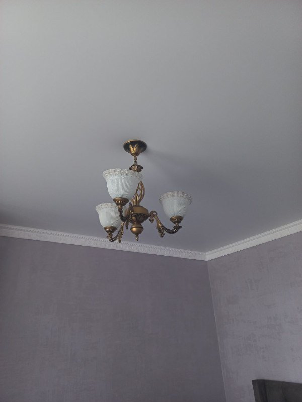 Классическая трехламповая люстра