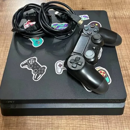 PlayStation 4 Slim, два джойстика, кабели