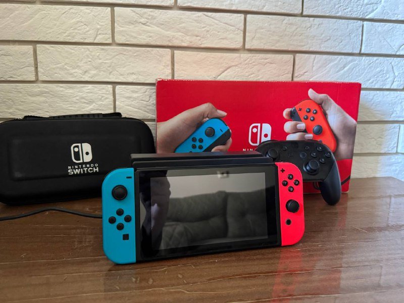 Nintendo Switch с аксессуарами и SD Card 512 ГБ