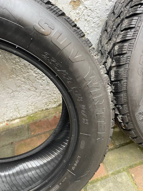 Комплект зимней резины 235-60 R18 5