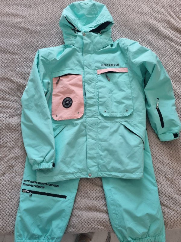 Костюм горнолыжный женский размер L-XL